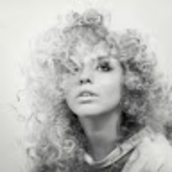 Meet your Posher, Carolina - Picture 1 of 1